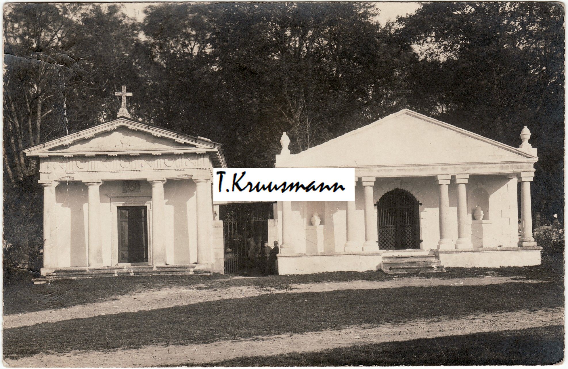 Buxhoevdenite_kabelid_Kudjape_kalmistul