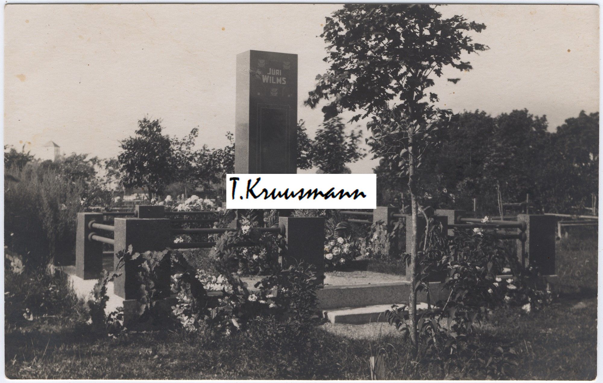 Jüri_Vilmsi_mälestussammas2