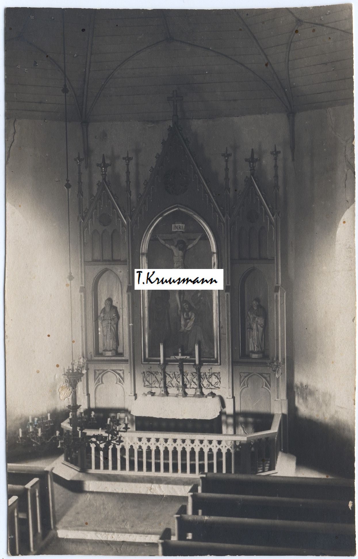 Käsukonna_Risti_kirik_seest