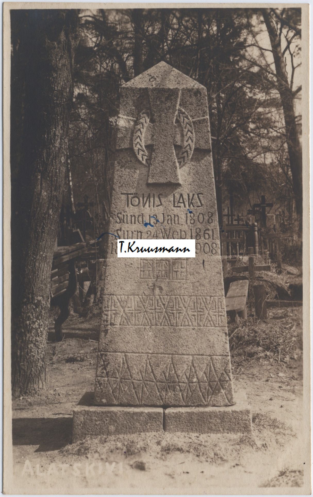 Tõnis_Laksi_monument