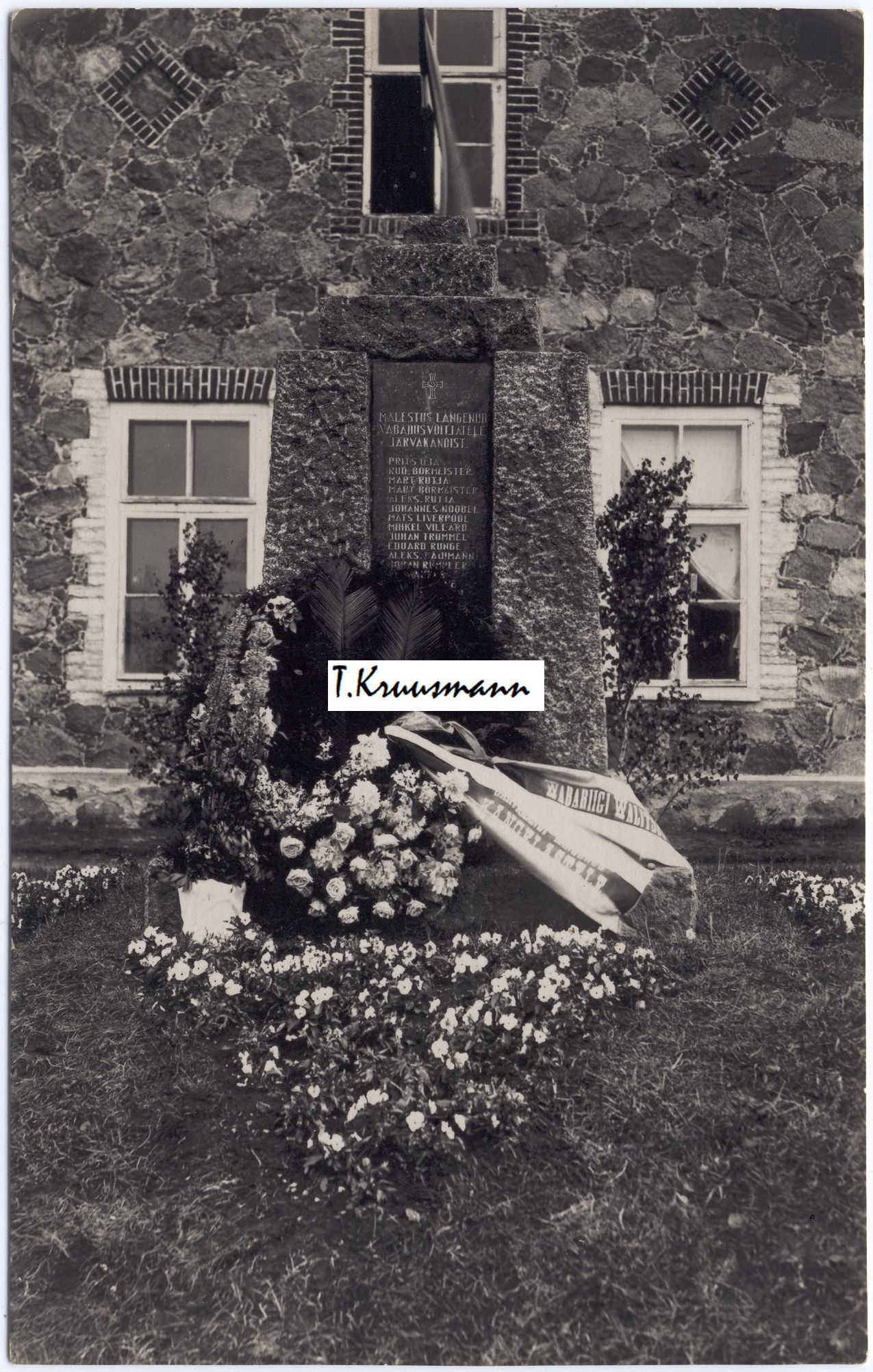 Vabadussõja_mälestussammas_NHRMvCv