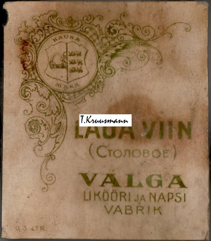 Valga_Likööri_ja_Napsi_Vabrik_Laua_viin_pudelil