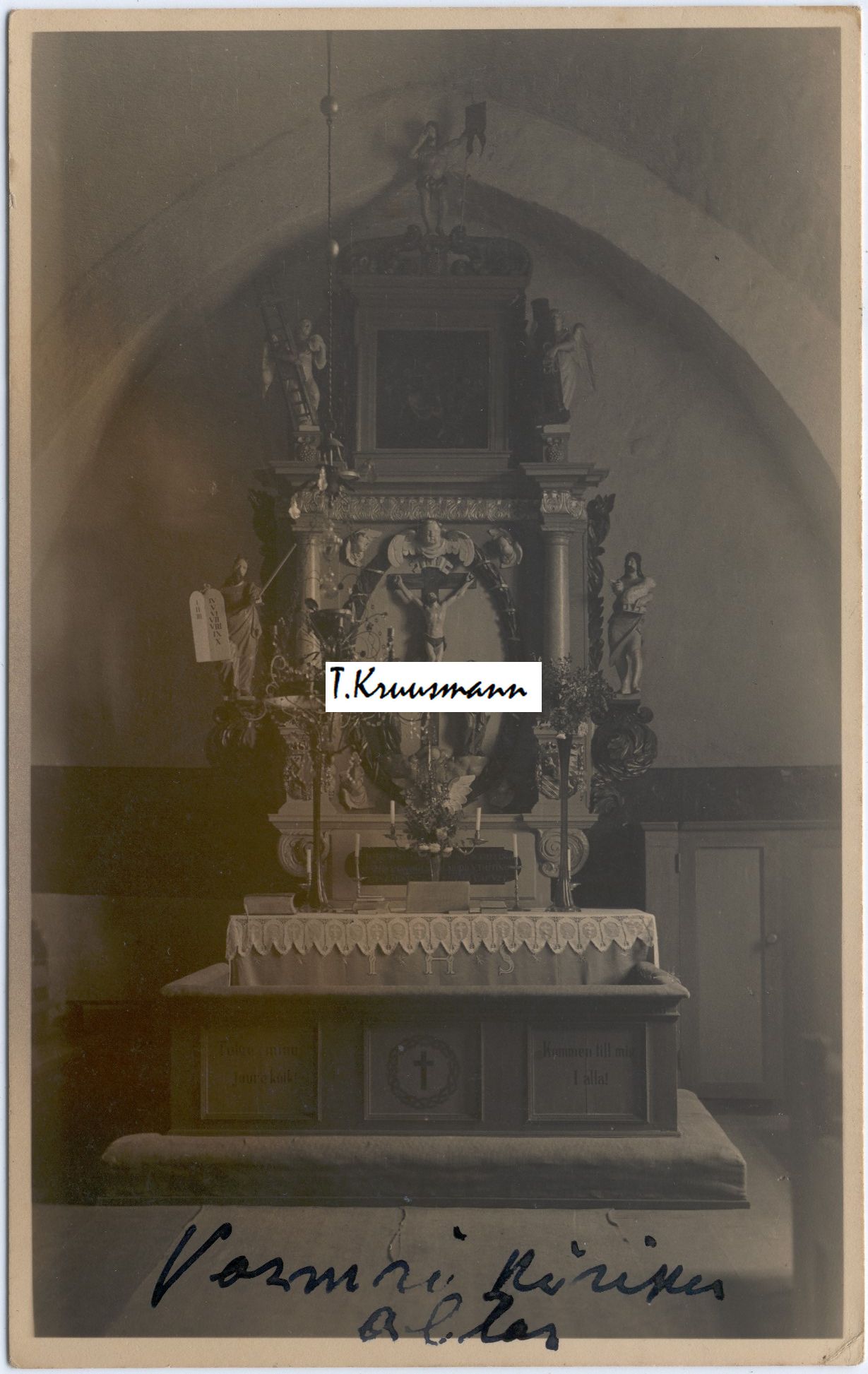 kiriku_altar_Ic2smiF